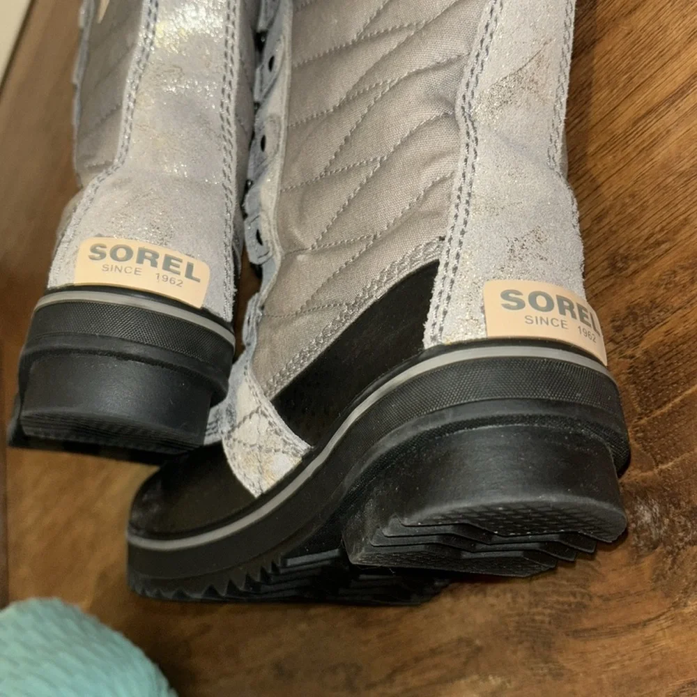 EUC SOREL LACE UP WINTER BOOTS - Picture 5 of 8